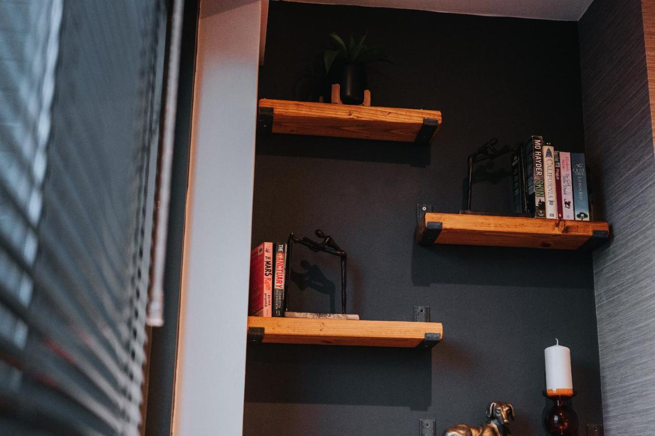 Circa17- Entire Apt, Free Parking, Gym, City Central & Free Netflix Брэкнэлл Экстерьер фото